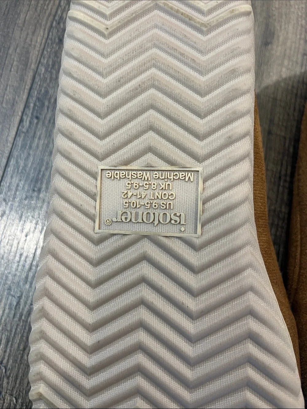 isotoner Men's Tan Slippers